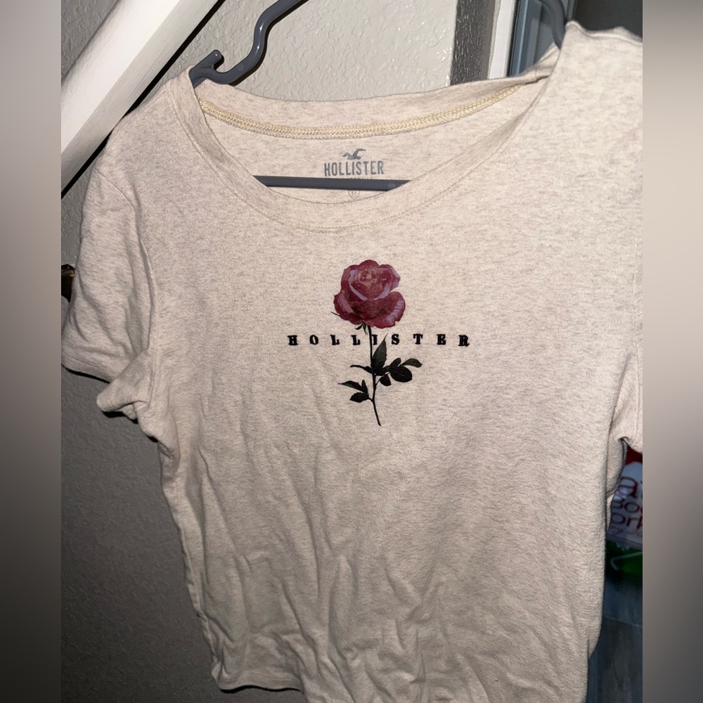 Hollister Beige Tee with Floral Graphic